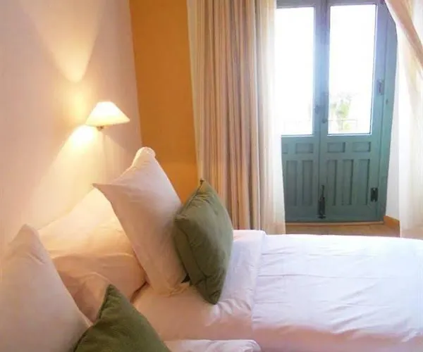 Отель Ahc Palacio Кориа