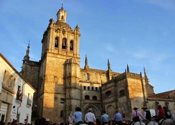 Отель Ahc Palacio Кориа